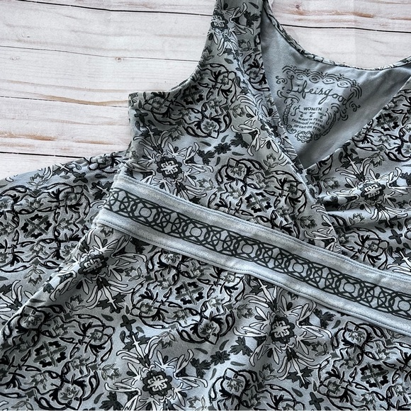 Life is Good Women's Floral V-Neck Top in Gray size 6 - Picture 7 of 12